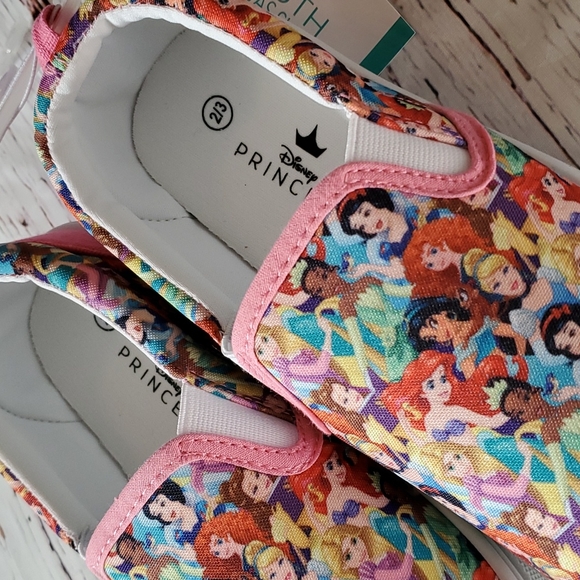 🆕️ DISNEY PRINCESS SLIP-ON SNEAKERS 👑 - Picture 4 of 8